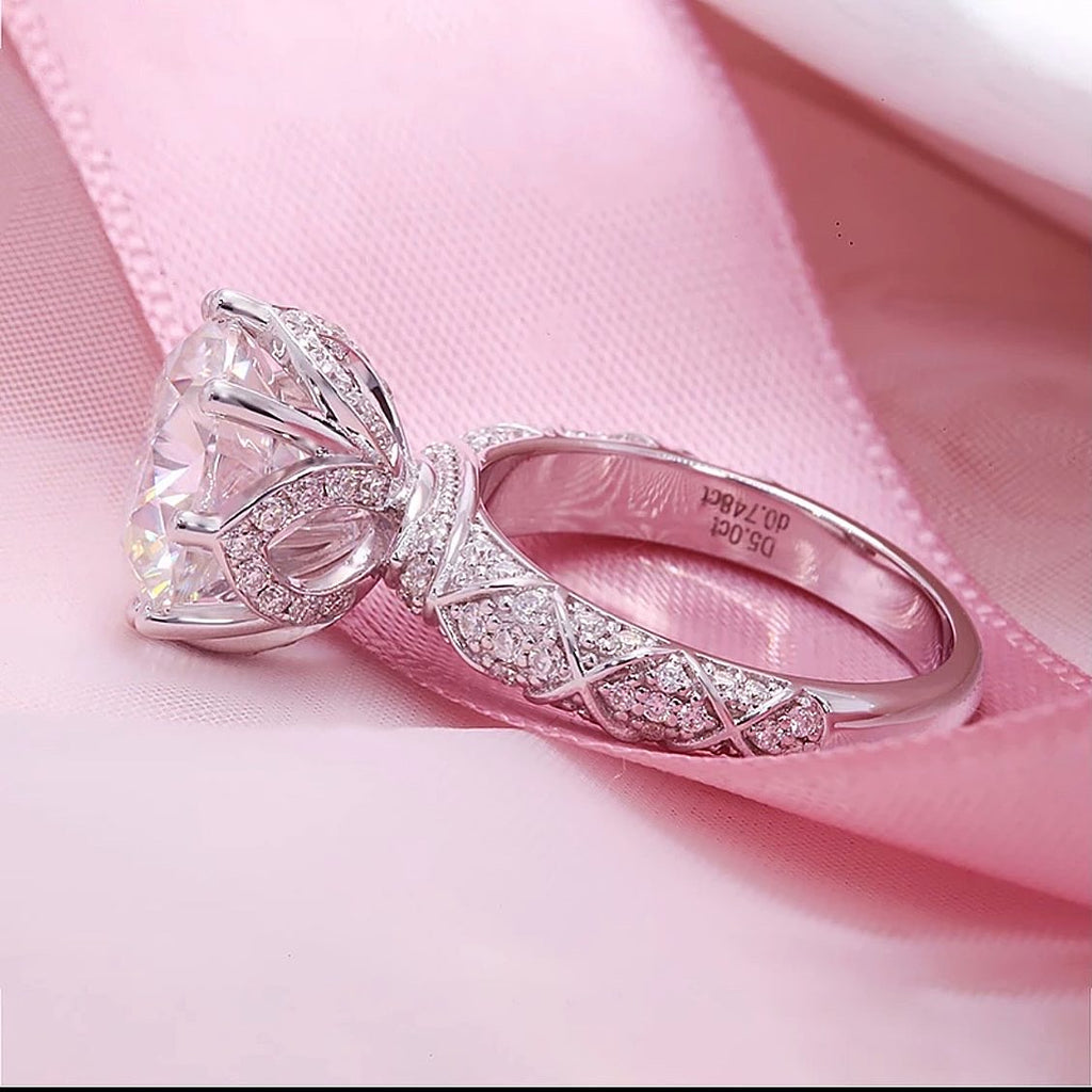 Round Brilliant Cut  “Luxury” Wedding/Engagement Ring