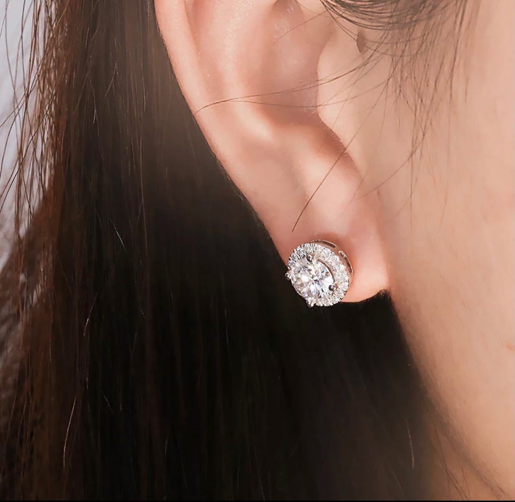 Round 2ct White Diamond Stud Earrings