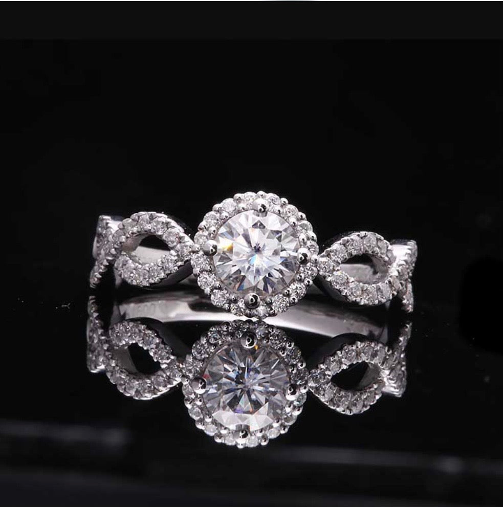1.0carat 6.5mm Classic Style Round Brilliant VVS Wedding/Engagement Ring